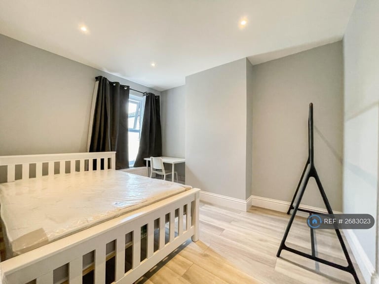 5 bedroom house in Milton Road, Southampton, SO15 (5 bed) (#2683023)