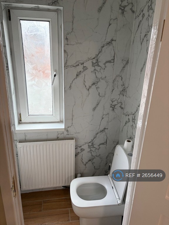 5 bedroom flat in Fenham, Newcastle Upon Tyne, NE4 (5 bed) (#2656449)