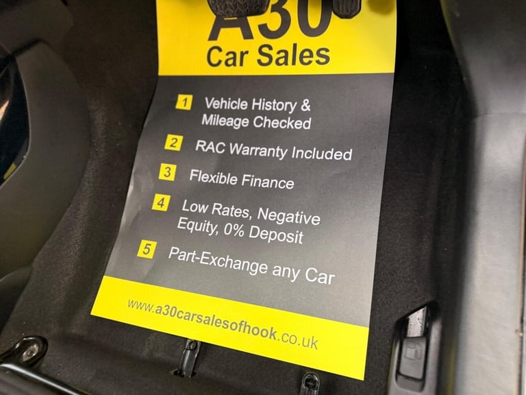 2016 Toyota Yaris 1.5 VVT-h Design E-CVT Euro 6 5dr Hatchback Automatic