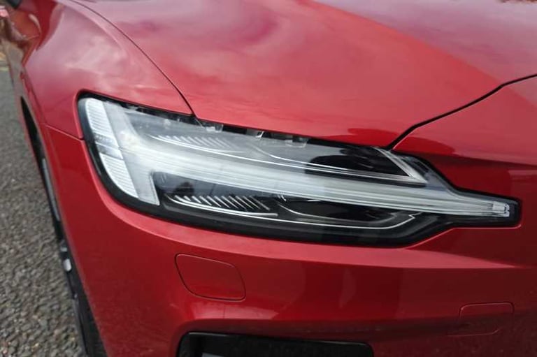 2022 Volvo S60 2.0 B5P R DESIGN 4dr Auto SALOON PETROL Automatic