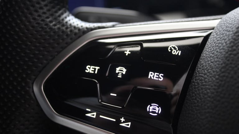 2022 Volkswagen Golf 1.5 TSI 150 R-Line 5dr Petrol Hatchback Hatchback Petrol Manual