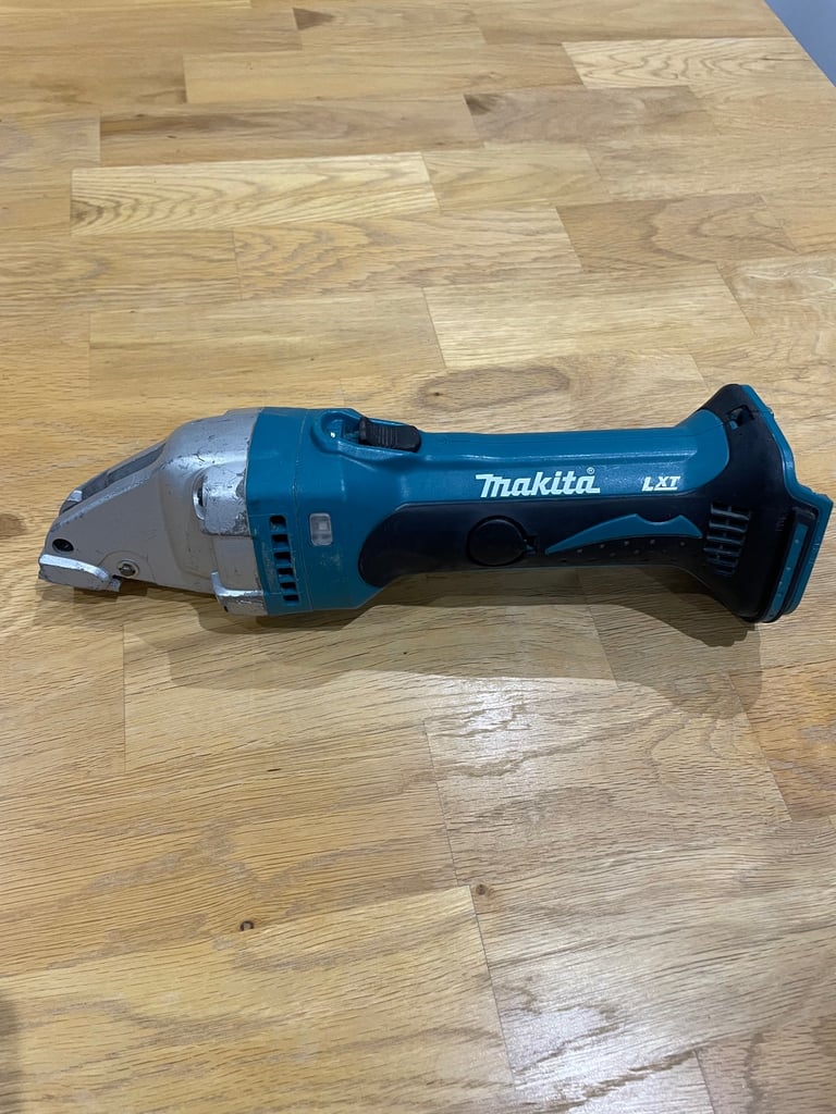 image for Makita 18v straight shears.