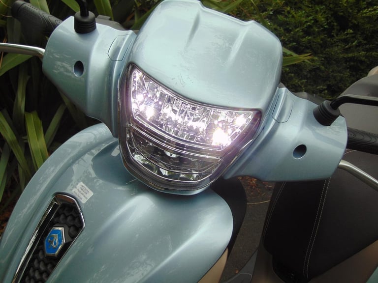 Piaggio Medley 125 2024 1owner 954 dry weather miles unmarked immaculate p/ex ok