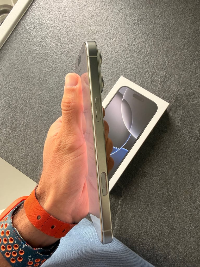 iPhone 16 Pro Max - 256GB