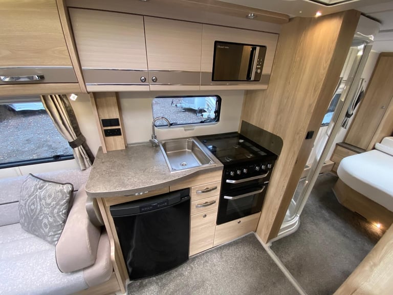 ELDDIS CRUSADER AURORA - 2019 - ISLAND BED - 4 BERTH - MOVER - PRISTINE 