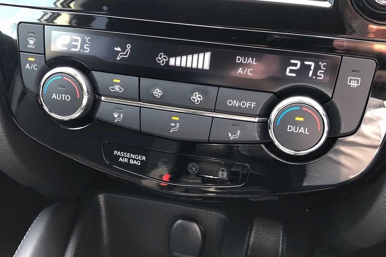 2021 Nissan Qashqai 1.3 DiG-T 160 [157] N-Connecta 5dr DCT Glass Roof HATCHBACK Petrol Automatic