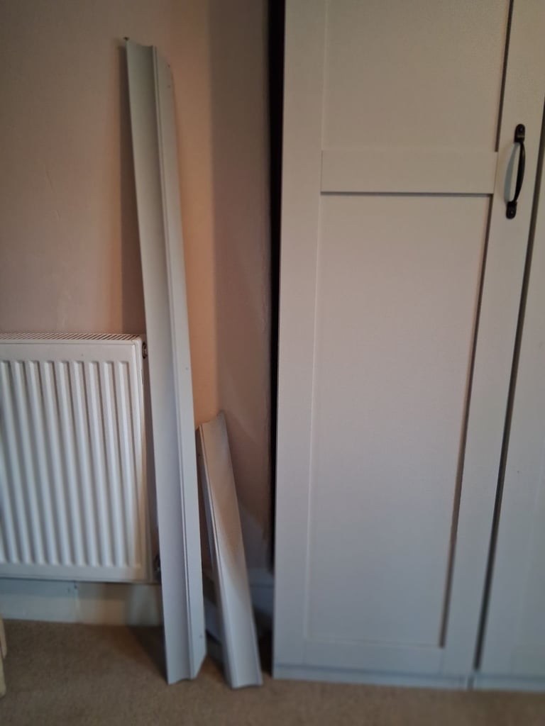 Triple Wardrobe with storage