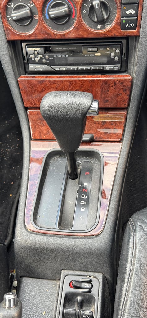 1998 Honda Accord 2.0i SE 4dr (sun roof, a/c) SALOON Petrol Automatic