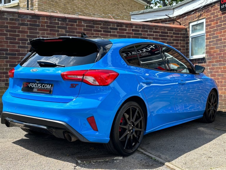 2021 Ford Focus 2.3T EcoBoost ST EDITION. 1 OWNER  ONLY 7 000 MILES  FULL FORD