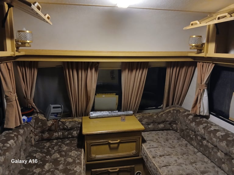 For sale 2/3 berth caravan