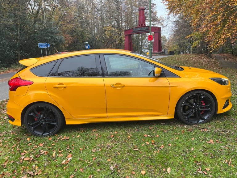 FORD FOCUS 2.0 TDCi ST-3 Orange Auto Diesel 2018