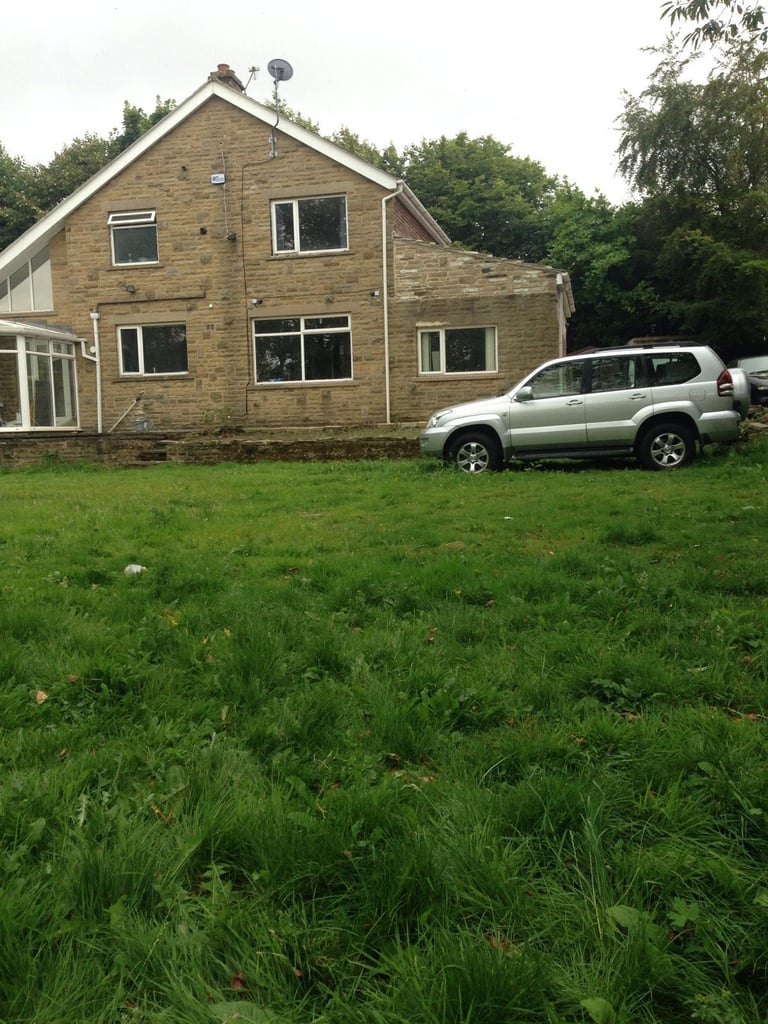 LOOKING TO BUY ANY Toyota Landcruiser Amazon / Colorado / Prado / Hilux 