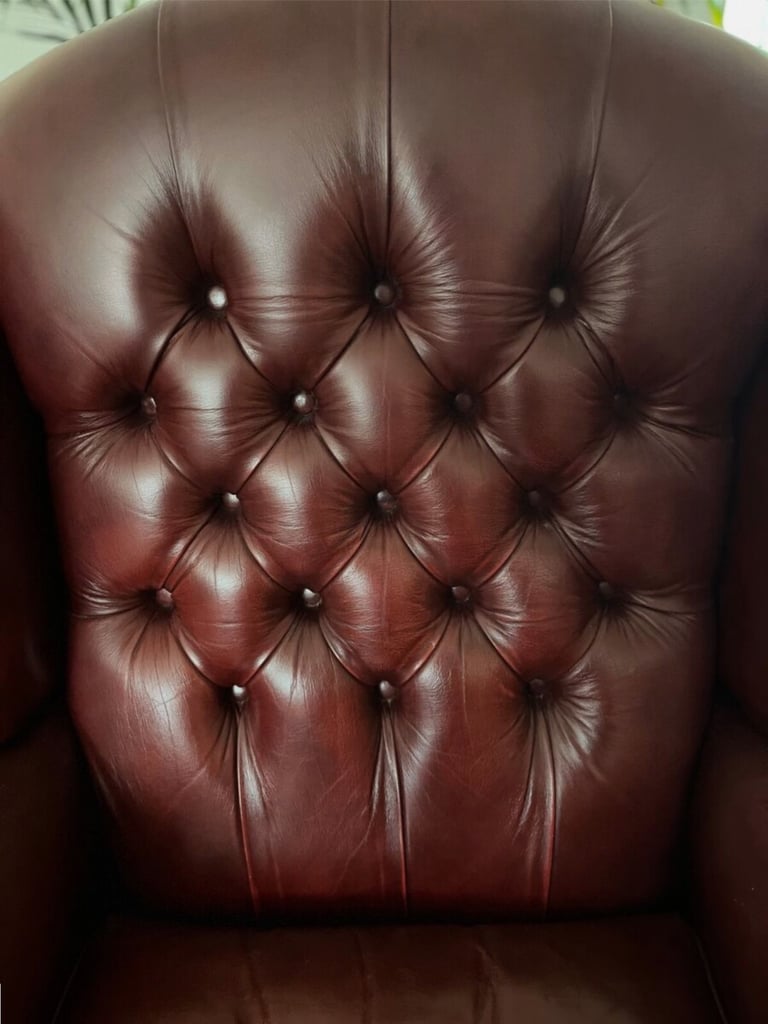 FINE VINTAGE CHESTERFIELD OXBLOOD LEATHER WING BACK MASTER ARMCHAIRS (PAIR) VGC