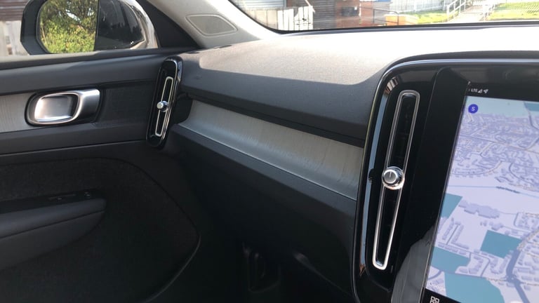2023 Volvo XC40 2.0 B3P Plus Dark 5dr Auto Petrol Estate Estate Petrol Automatic