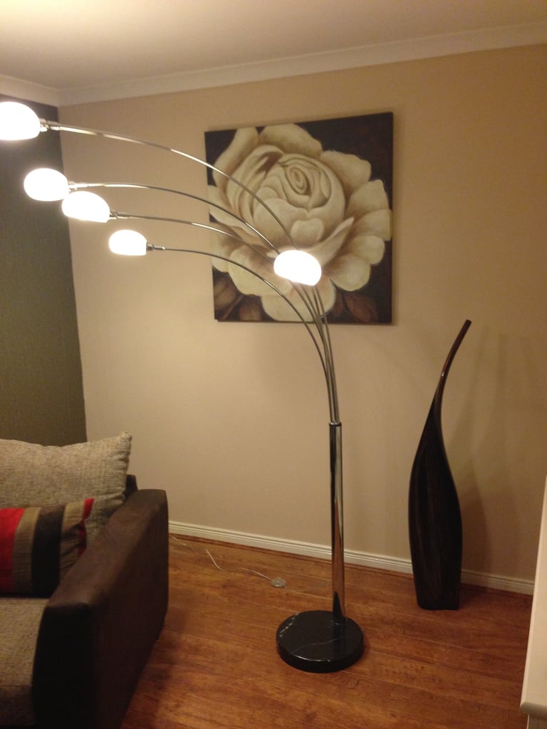 Stunning floor lamp with 5 chrome arms
