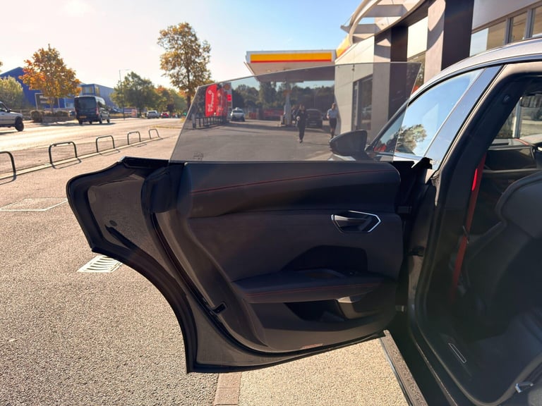 2023 Audi RS e-tron GT 93.4kWh Carbon Vorsprung Saloon 4dr Electric Auto quattro (598 ps) COUPE E...