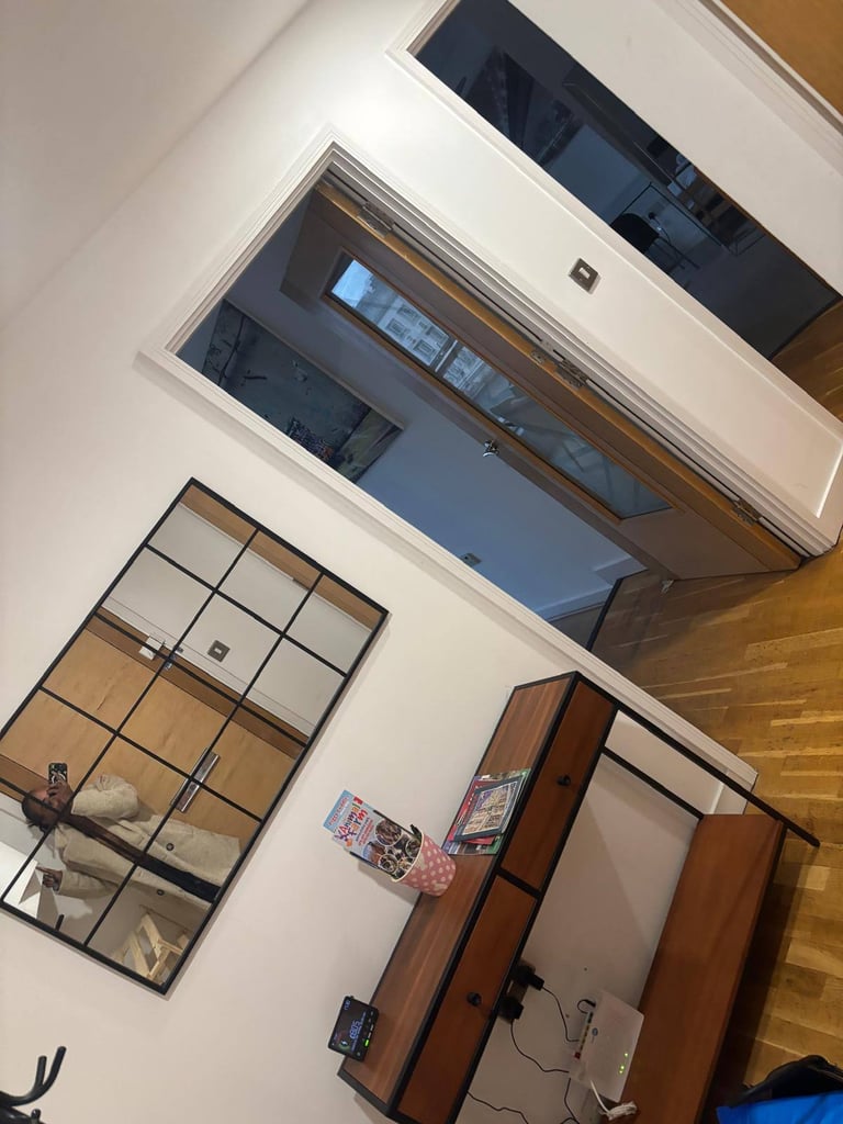 Smart large 2 bed 2 bath city center flat with parking