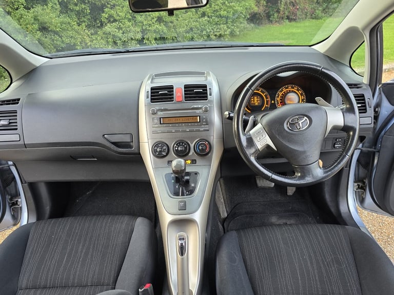 2007 Toyota Auris 1.6 Automatic VVTi TR MM 5dr . 87000 Miles . CHEAP on Fuel. GOOD Car. HATCHBACK...