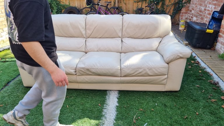 Lether sofa 3 seaters   Italian leather sofa beage 