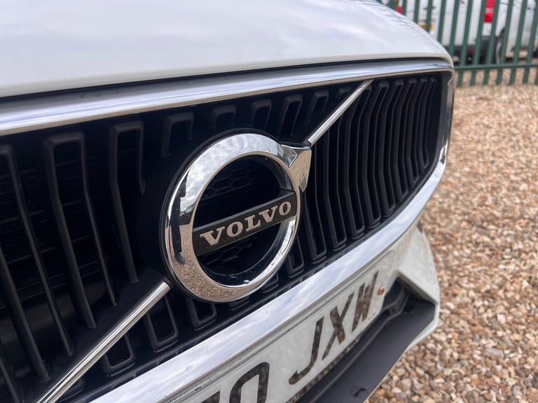 2020 Volvo V60 2.0 B3 MHEV Momentum Estate 5dr Petrol Hybrid Auto Euro 6 (s/s)