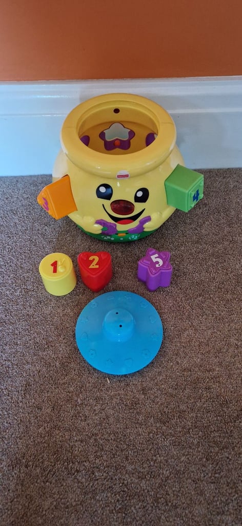FISHER PRICE COOKIE JAR SHAPE SORTER. INC BATTERIES. VERY GOOD CONDITION.