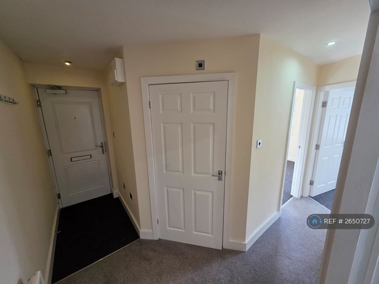 2 bedroom flat in King Edward Street, Normanton, WF6 (2 bed) (#2650727)