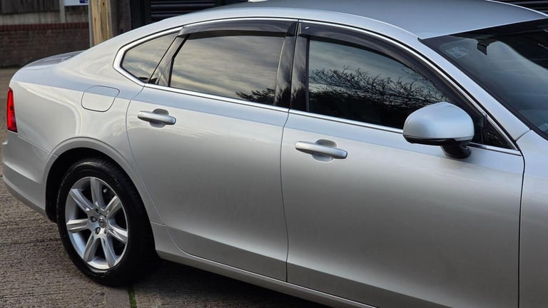VOLVO S90 2.0 D4 Momentum Auto Euro 6 (s/s) 4dr 2018