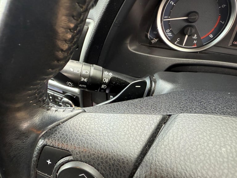2013 Toyota Auris 1.6 V-Matic Excel Multidrive S Euro 5 5dr HATCHBACK Petrol Automatic