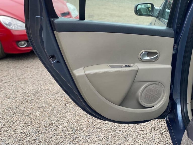 2007 Renault Clio 1.6 VVT Initiale 5dr HATCHBACK PETROL Manual