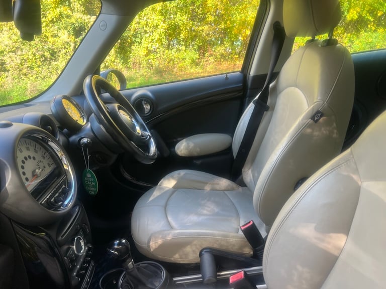 2011 MINI Countryman 1.6 Cooper 5dr Auto HATCHBACK Petrol Automatic