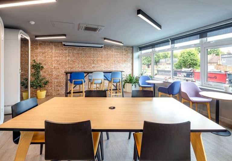 Furnished offices to rent in *Chiswick*. Office Spaces for 5 to 50 desks W4