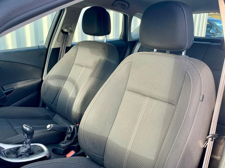 2016 Vauxhall Astra 1.6i SRi Euro 6 5dr HATCHBACK Petrol Manual