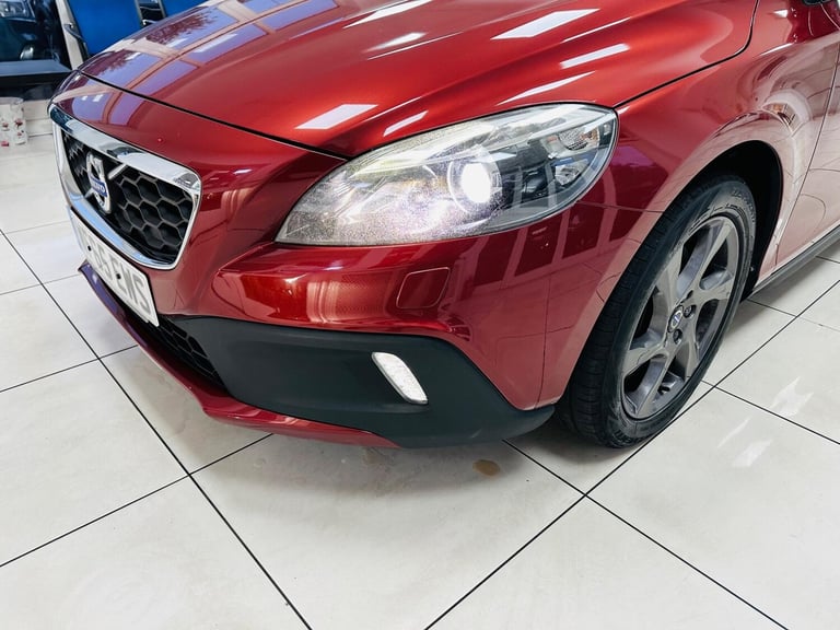 2015 Volvo V40 Cross Country 2.0 D2 Lux Auto Euro 6 (s/s) 5dr HATCHBACK Diesel Automatic