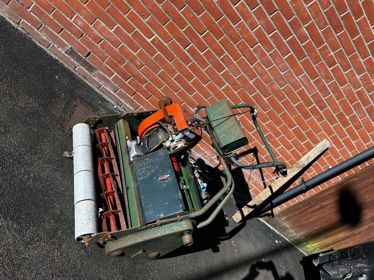 Villiers self propelled 30” petrol mower 