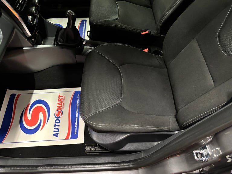 2015 Renault Clio 1.2 16V Dynamique Nav 5dr HATCHBACK Petrol Manual