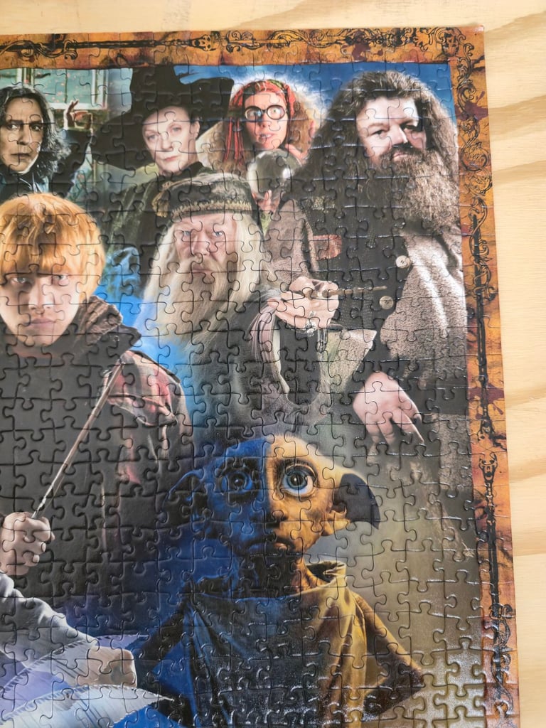 Completed hangable puzzle wallpapers