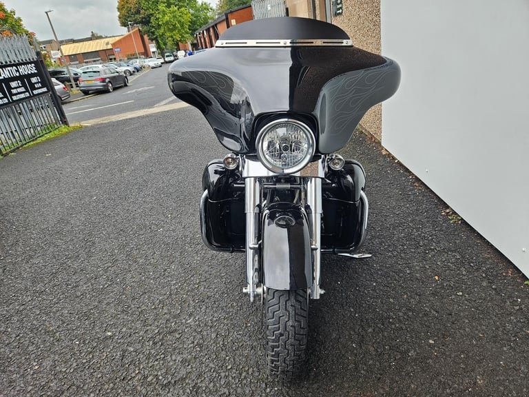 Harley-Davidson FLHX 1450 street glide. Spotless 