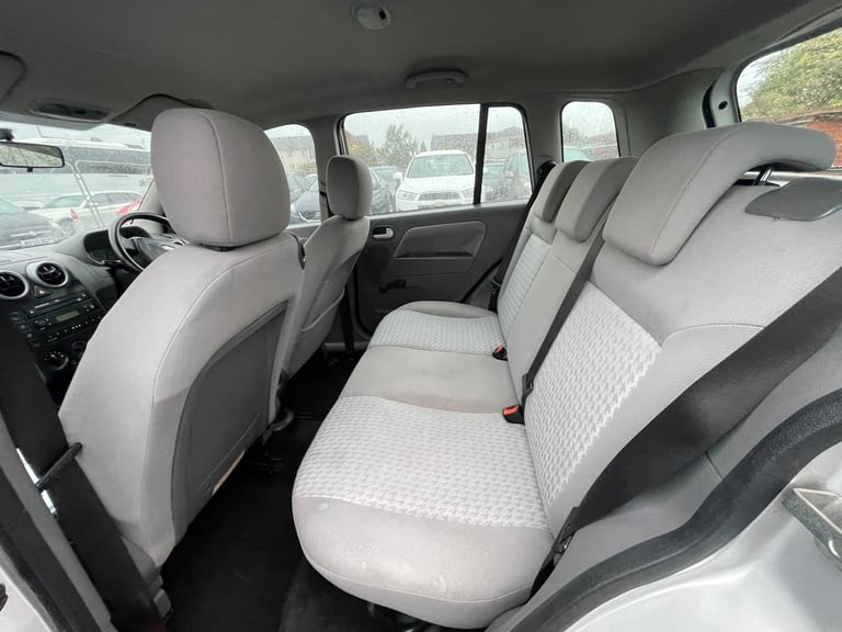 FORD FUSION 1.4L 5 DOOR + IDEAL FIRST CAR + CHEAP TO INSURE &amp; LOW ROAD TAX * 