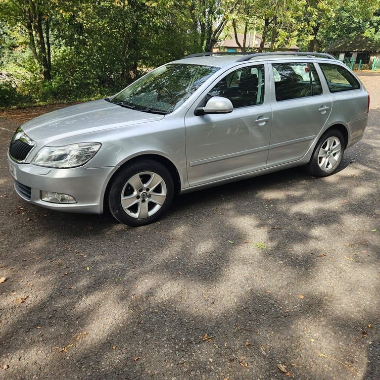 Skoda, OCTAVIA, Estate, 2011, Manual, 1598 (cc), 5 doors