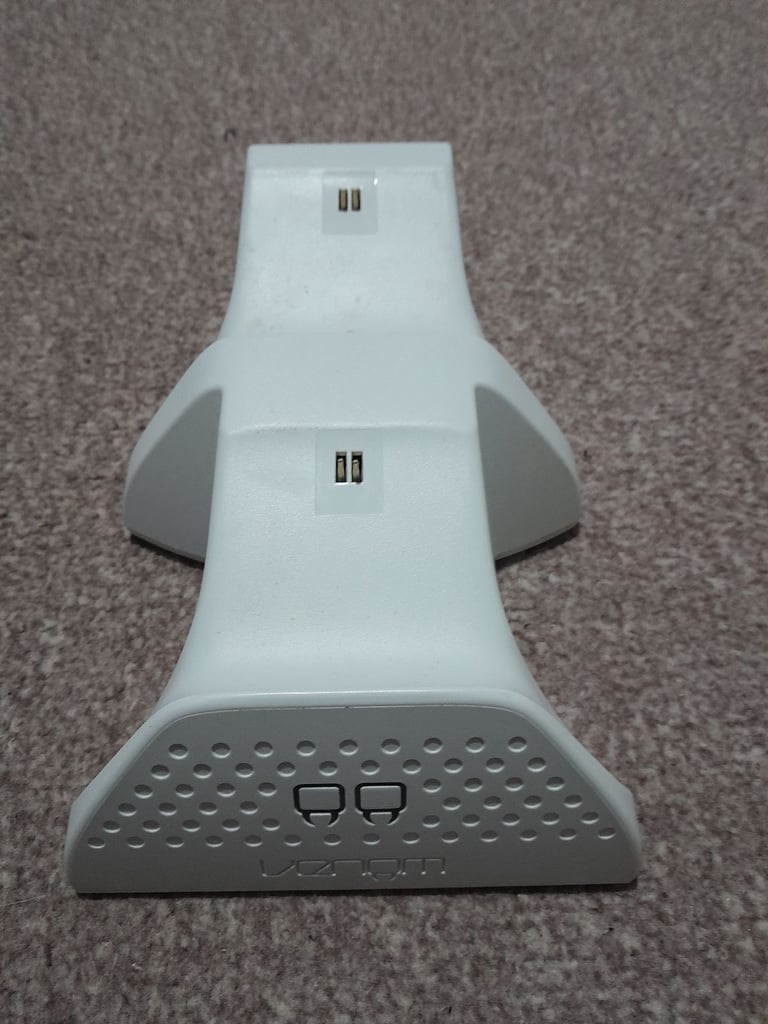 Xbox Controllers & Chargers Bundle - Spares/Repairs