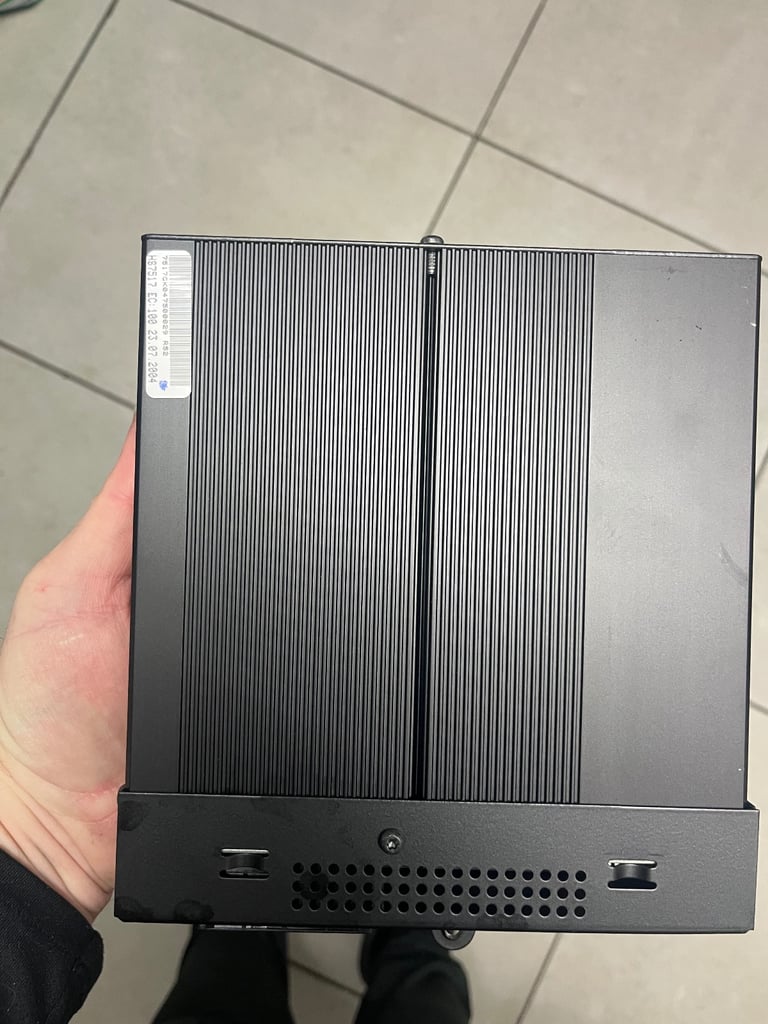 Mini coooer s Harmon kardon amplifier