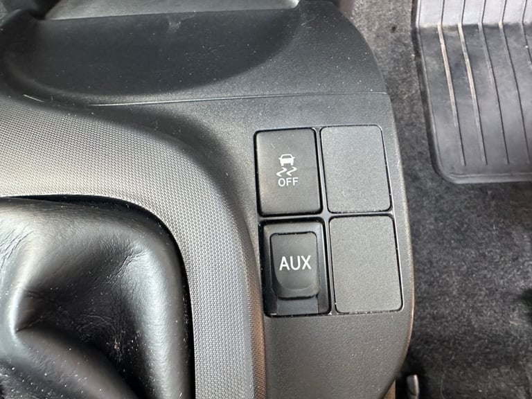 2011 Toyota IQ 1.0 VVT-i 2 3dr HATCHBACK PETROL Manual