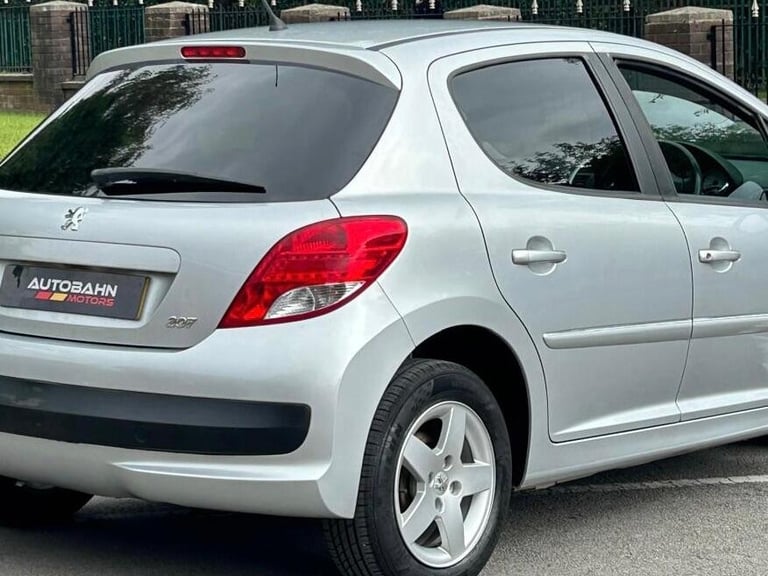 2011 Peugeot 207 1.4 VTi Sportium Euro 5 5dr HATCHBACK Petrol Manual