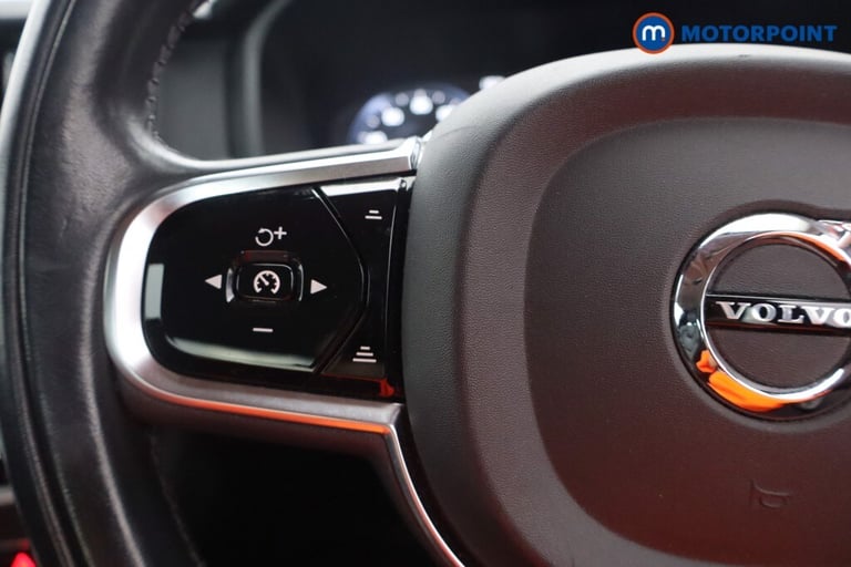 2019 Volvo S90 2.0 D4 Momentum 4dr Geartronic Saloon Diesel Automatic