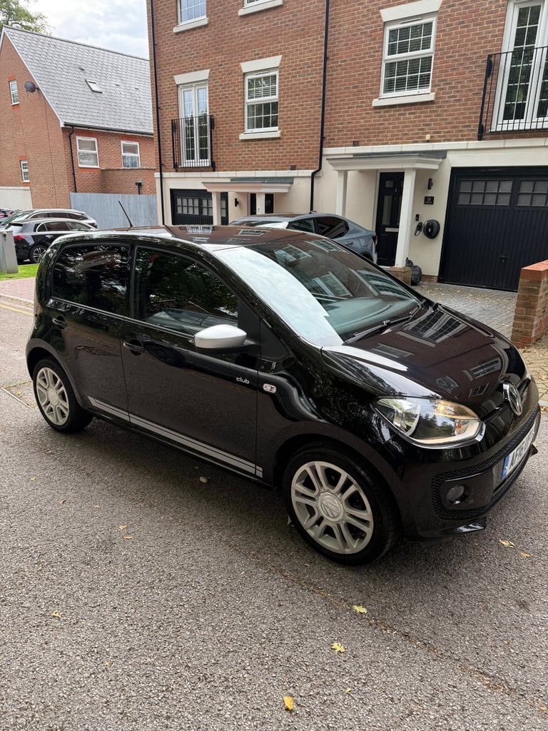 image for Volkswagen, UP, Hatchback, 2016, Manual, 999 (cc), 5 doors