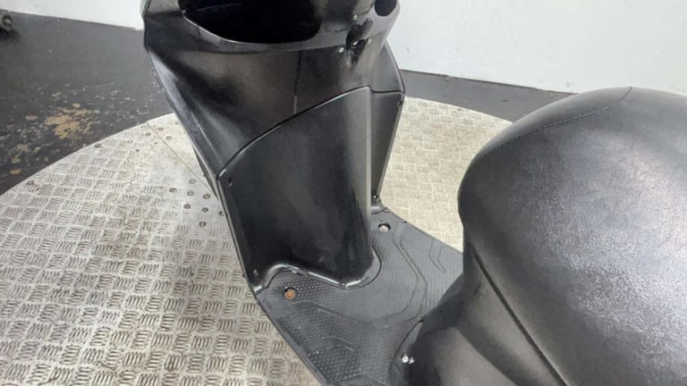 Honda Vision 2012 42K 50CC RUNNING PROJECT BIKE SCOOTER SPARES OR REPAIR