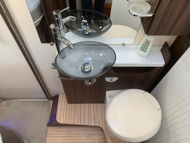 Benimar Mileo 294, Automatic 4 berth rear garage island bed coachbuilt motorhome