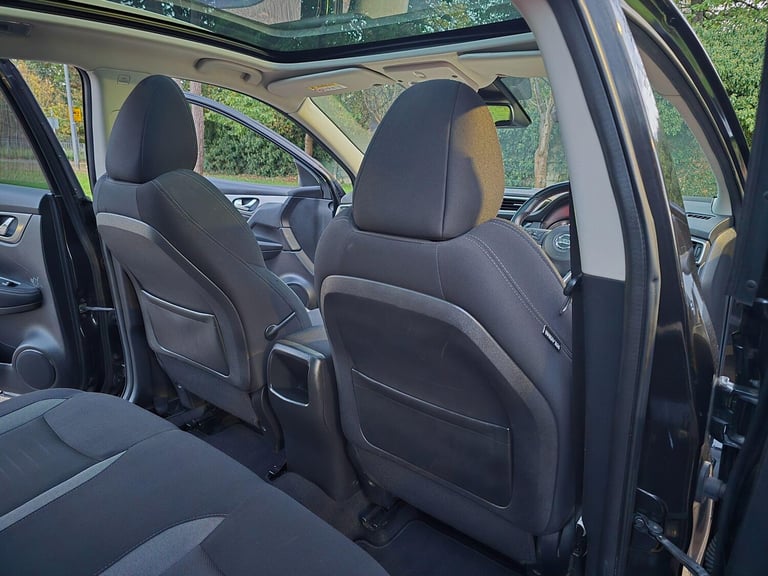 2018 Nissan Qashqai 1.5 dCi N-Connecta SUV 5dr Diesel Manual Euro 6 (s/s) (115 ps) HATCHBACK Dies...