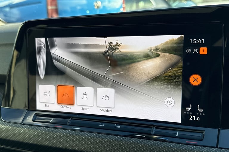 2024 Volkswagen Golf 1.5 eTSI 150 R-Line 5dr DSG Ã¢Â­ÂSunroof, Winter Pack, 18 Bergamo Alloys Ã ...
