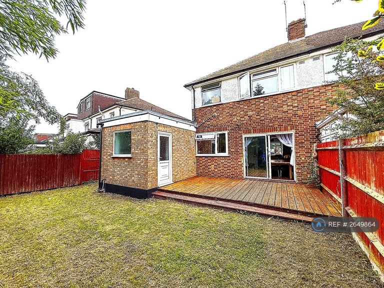 4 bedroom house in Bassett House, Orpington, BR6 (4 bed) (#2649864)